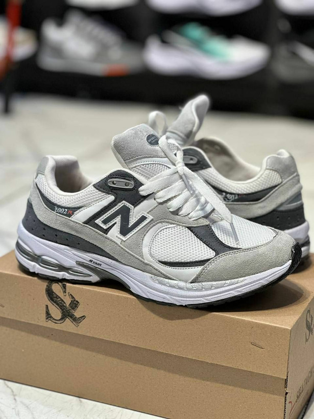 کتونی نیوبالانس (New Balance) مدل 2002R- عمده- کارتن 10 جفتی